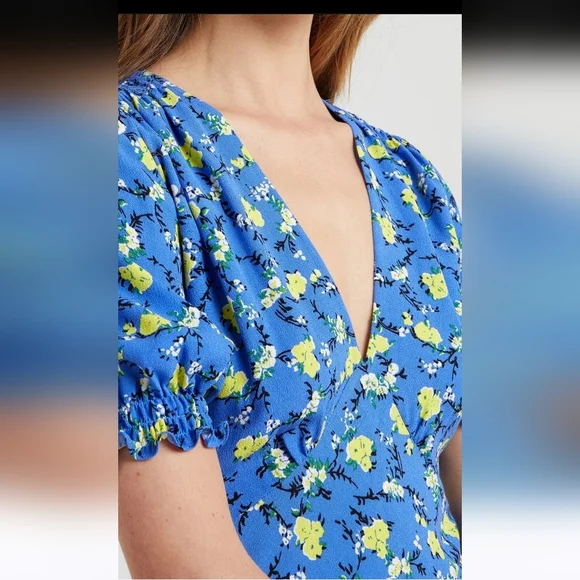 $308 Diane Von Furstenberg Jemma Shirred Floral-Print Crepe Dress - Picture 5 of 15